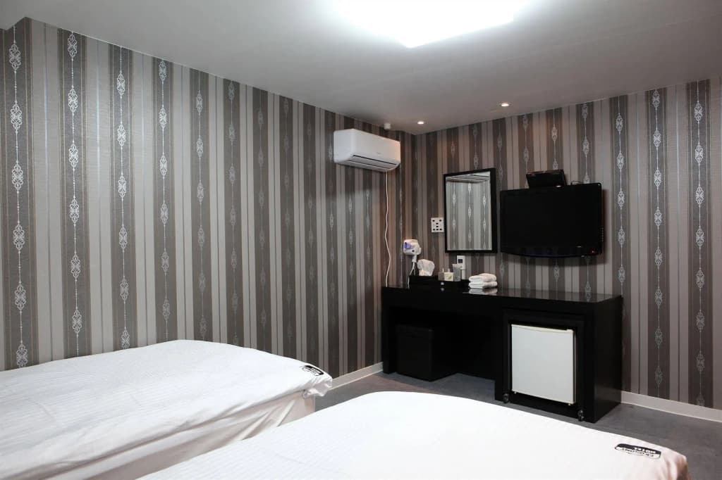 Ekonomy Hotel - photo 5
