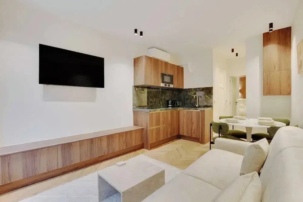 Brand New Home in the Heart of Latin Quarter - photo 5