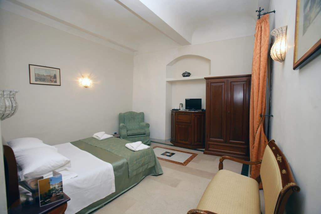 Hotel Domus Florentiae - photo 27