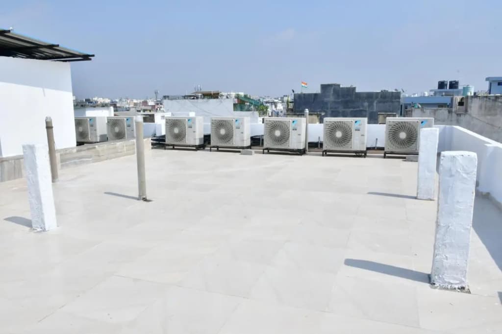 Hotel Royal inn igi - photo 12