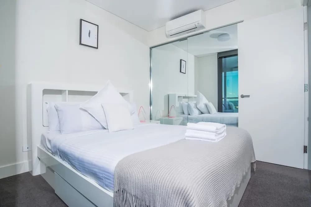 2bed1bath High-end APT at Olympic Parkviews+p - photo 2
