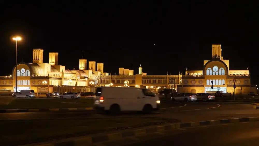 Luxury Furnished 3BR near LAKE Khalid - photo 18