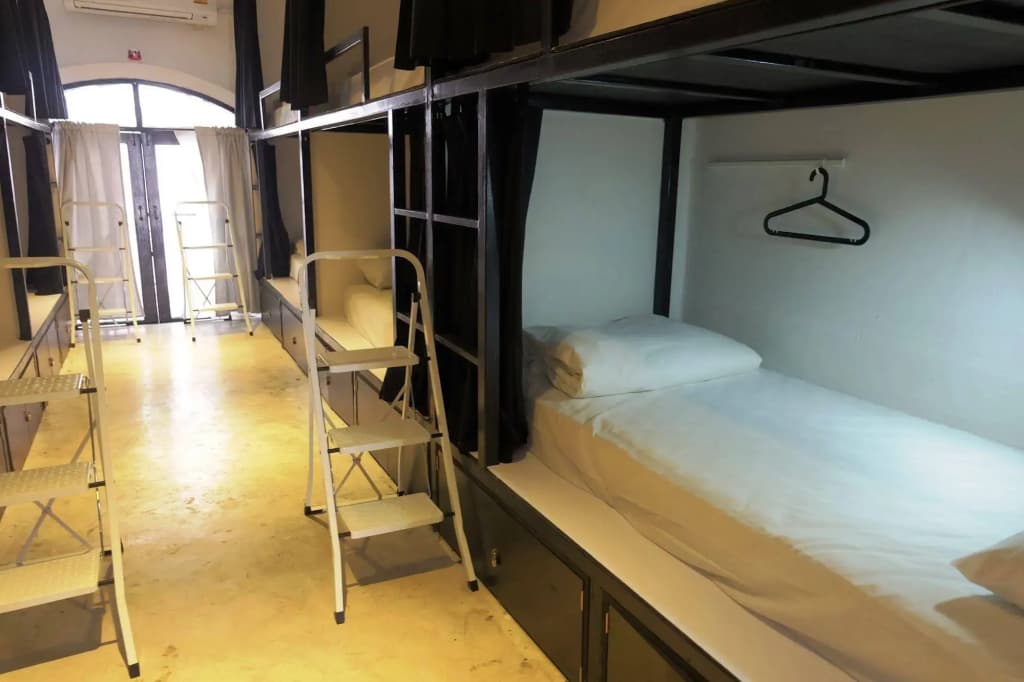 Seek Sleep Hostel - photo 6
