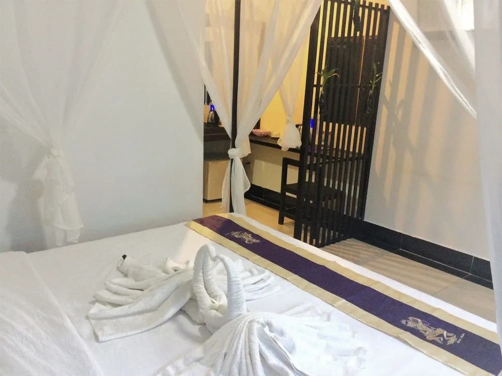 Huylin Angkor Boutique - photo 3