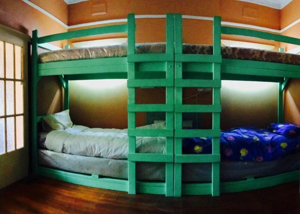 St Kilda East backpackers' hostel - photo 1
