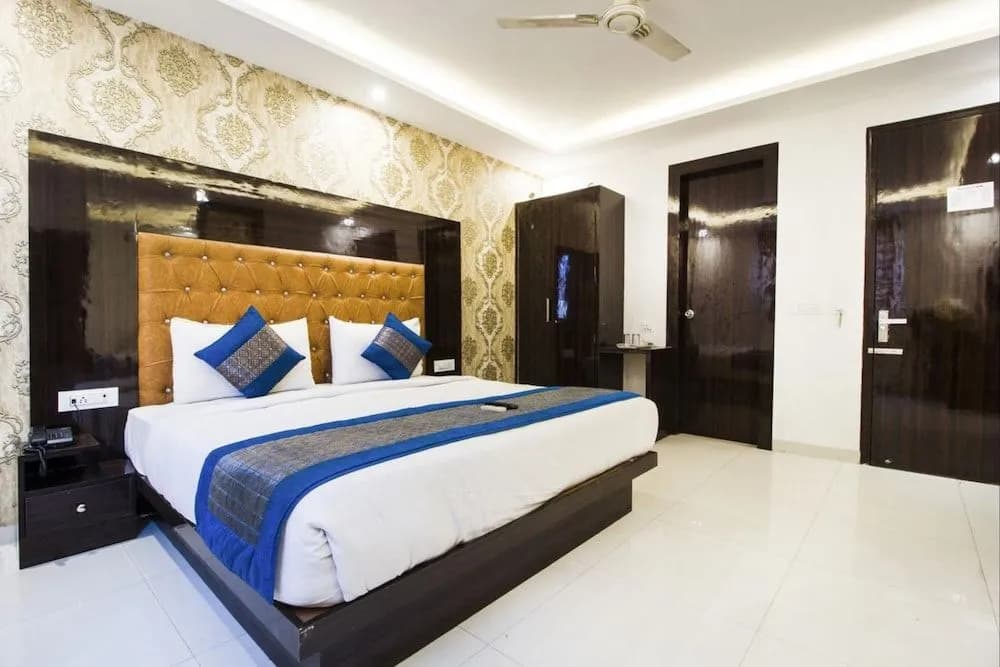 Hotel Iconic Plaza - photo 3