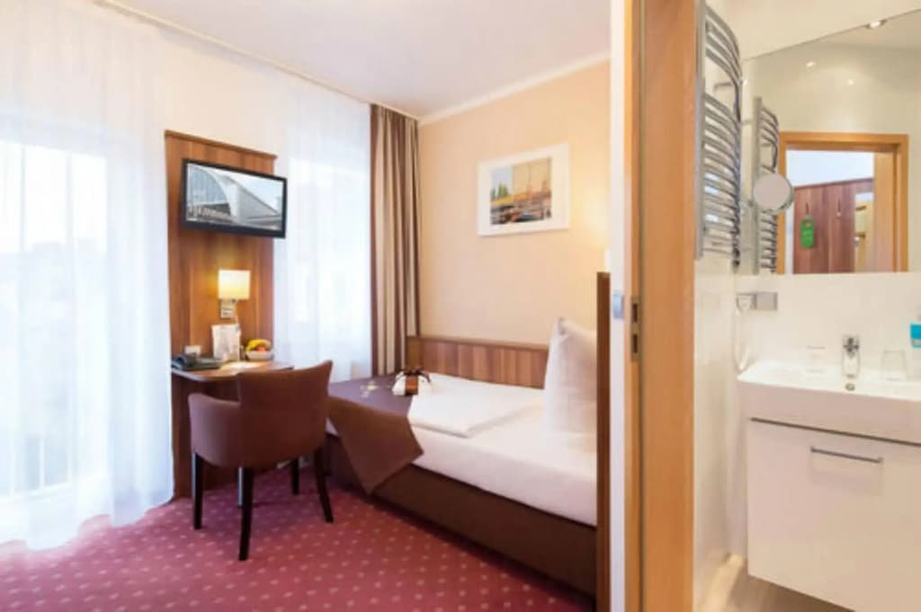 Gold Hotel - photo 5