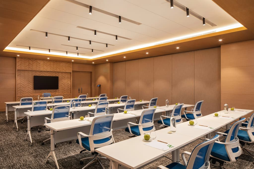 Holiday Inn Hotel & Suites Dubai Science Park by IHG - photo 46