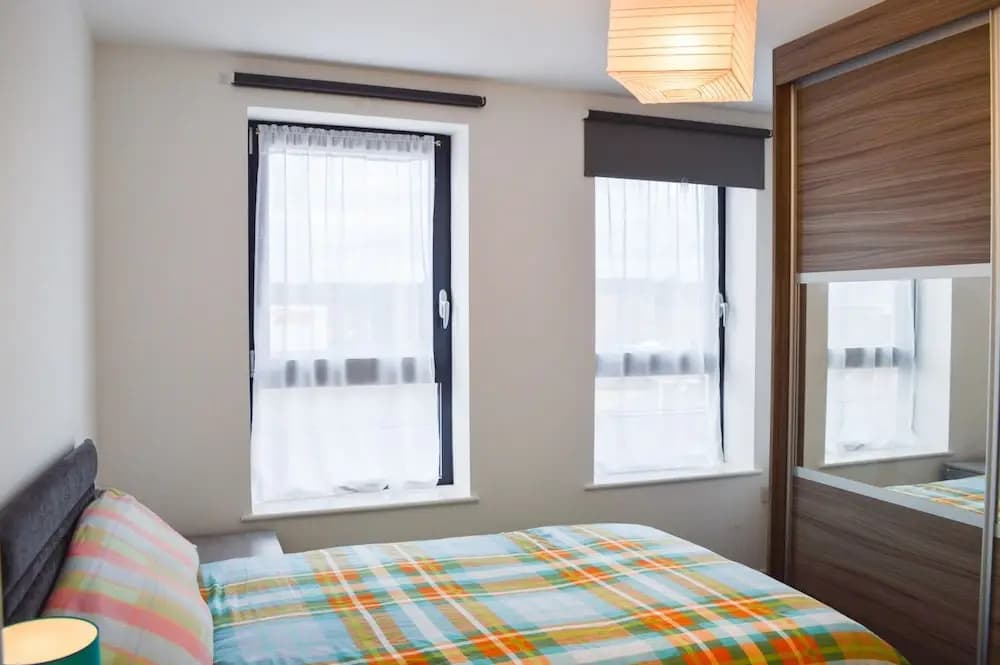 Spacious 2 Bedroom Home - photo 15