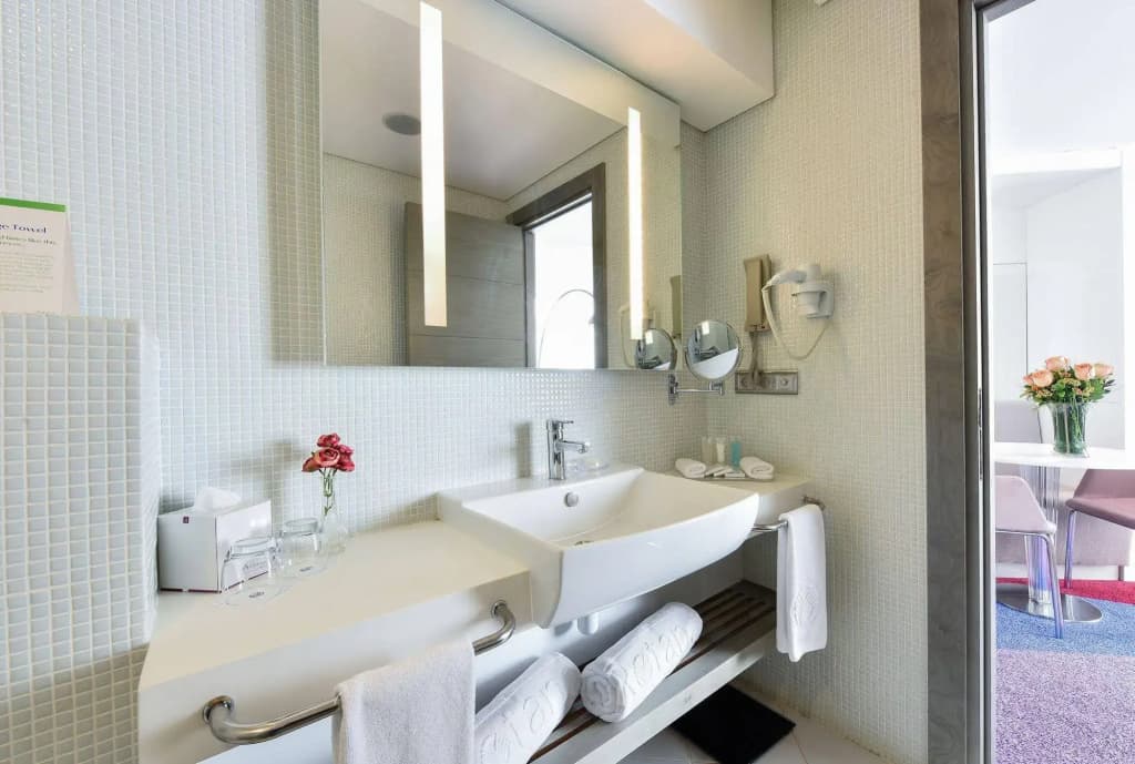 Burgu Arjaan by Rotana Hotel - photo 17