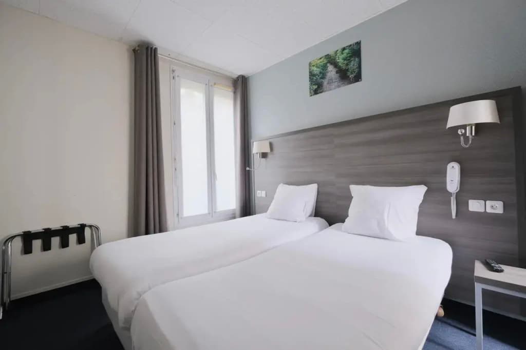 Hotel Lilas Gambetta - photo 33