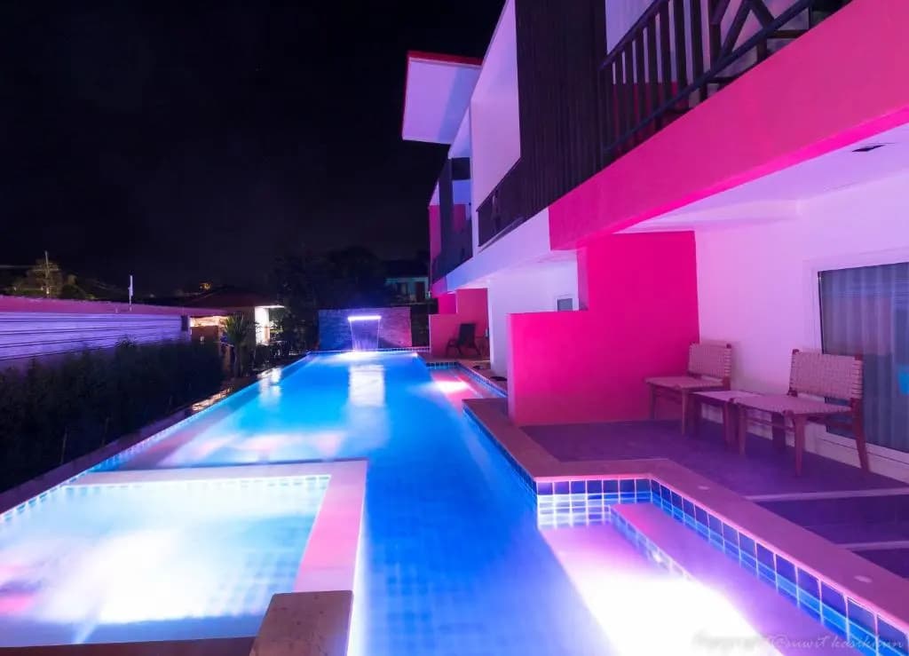 Pinky Hotel by Kanchana - photo 11