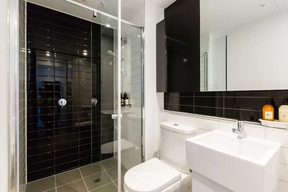 SANTERI, 2BDR Melbourne Apartment - photo 12