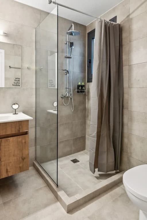 Limehome Athens Solonos City Center - photo 11