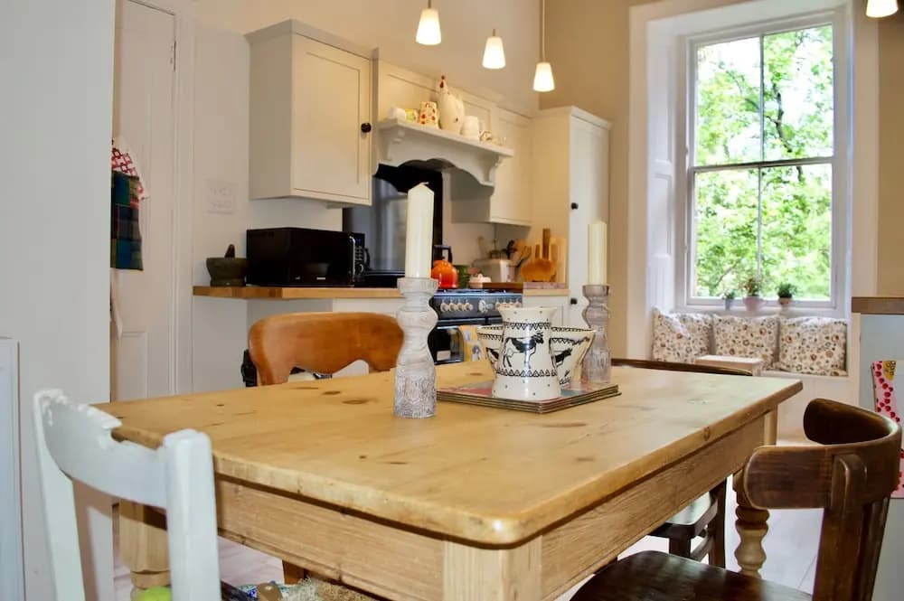 1 Bedroom Flat in Central Edinburgh - photo 10