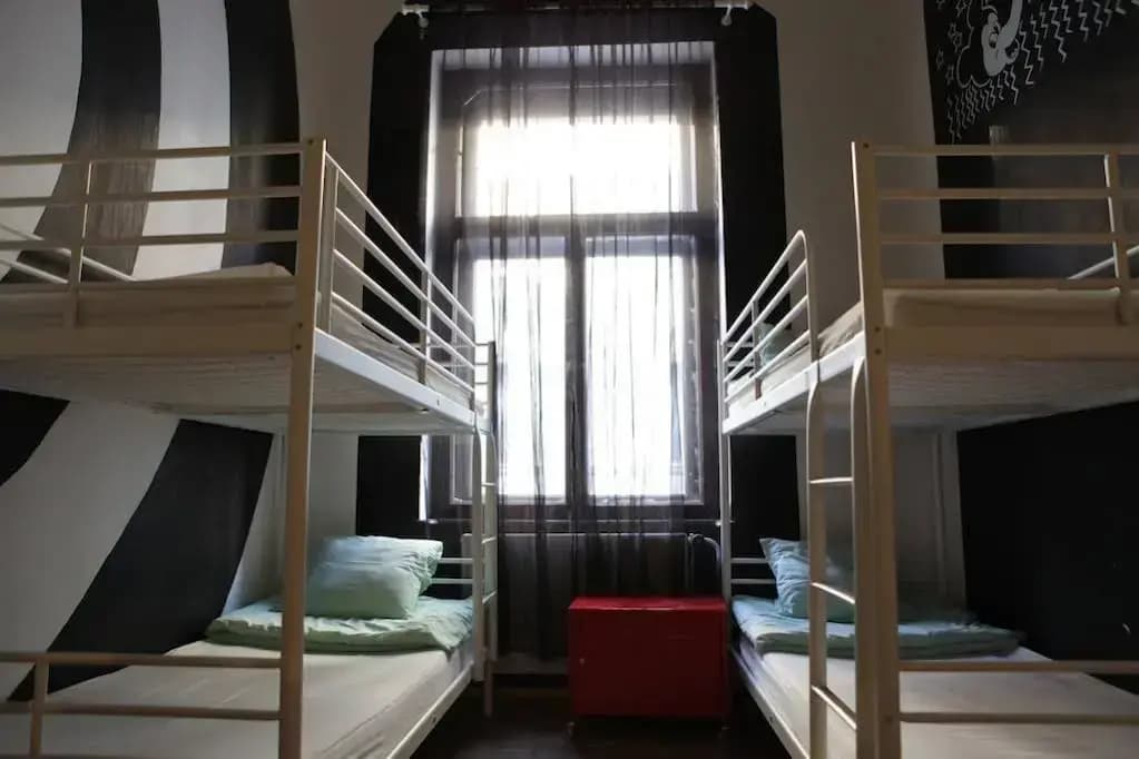 Art Hole Hostel - photo 7