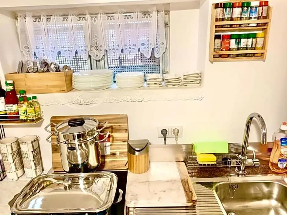 New Hostel Berlin Mitte FREE SNACK hot tea and coffee - photo 21