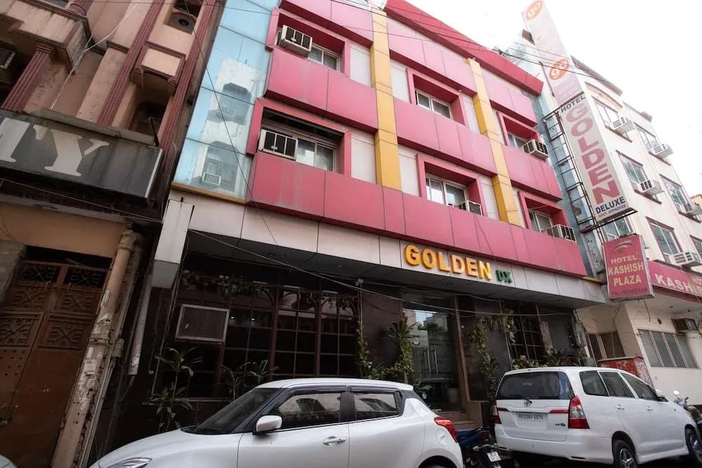 OYO 43687 Golden Deluxe Hotel - main photo