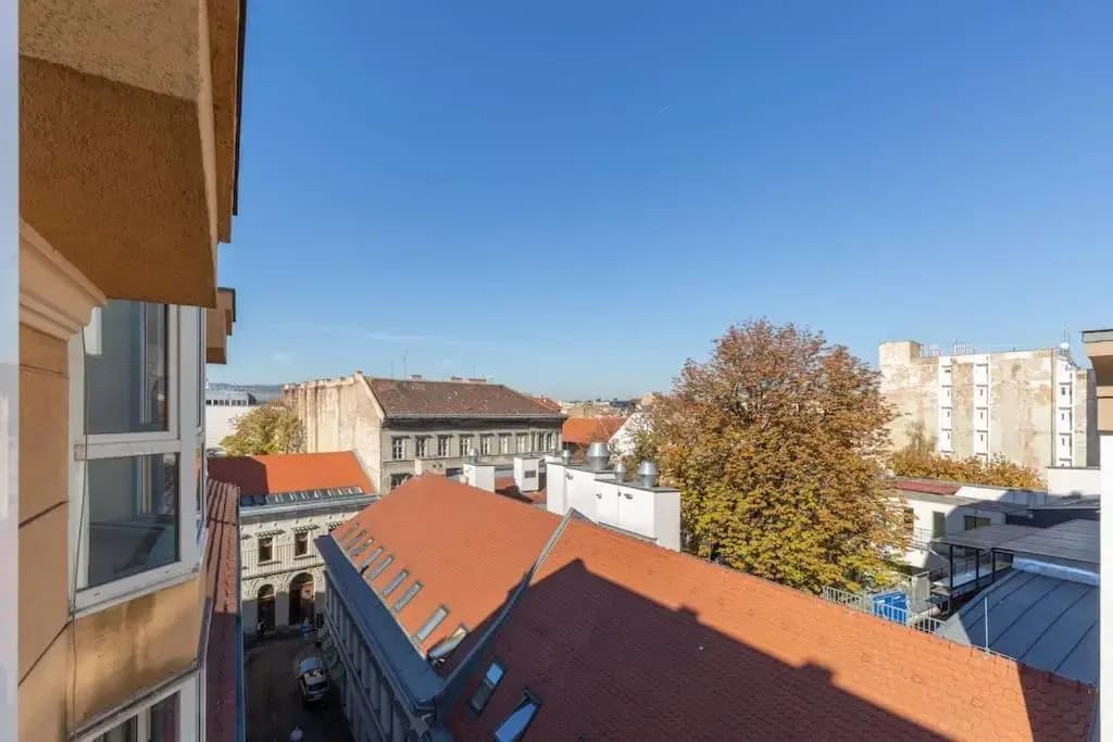S22 Apartment - photo 9