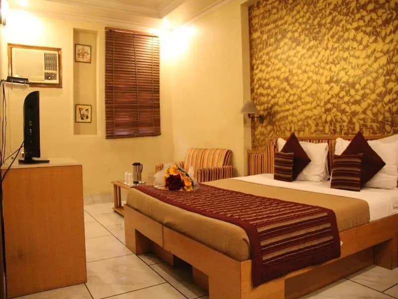 Hotel Singh International - photo 38