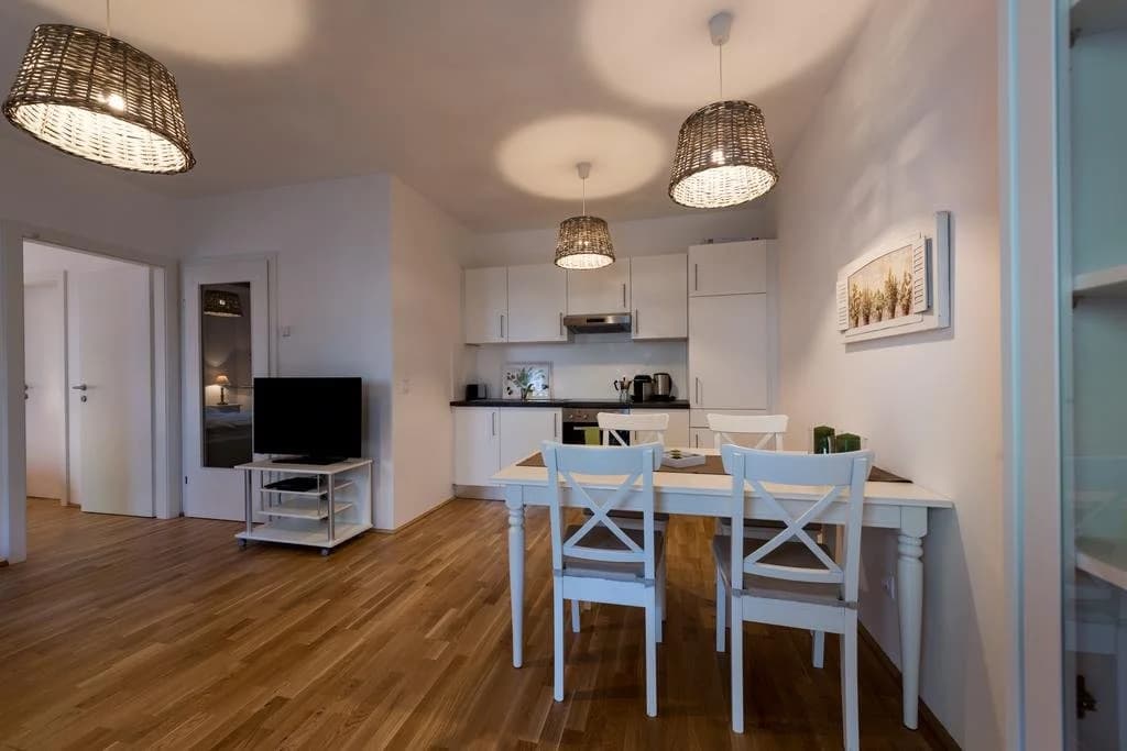 Beautiful Home - Garden Apartment - photo 3