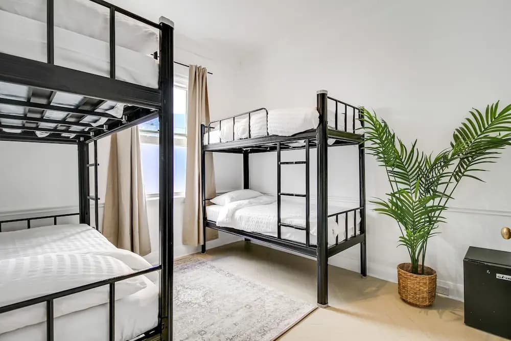 The Pyrmont Budget Hotel - photo 2