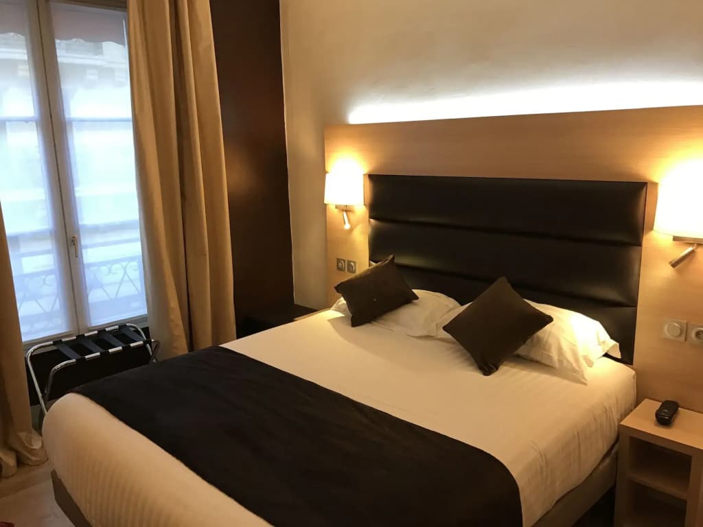 Hotel Unic Renoir Saint Germain - photo 3