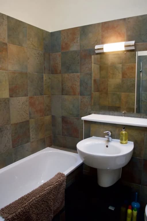 3 Bedroom Central Flat With Castle Views - photo 9