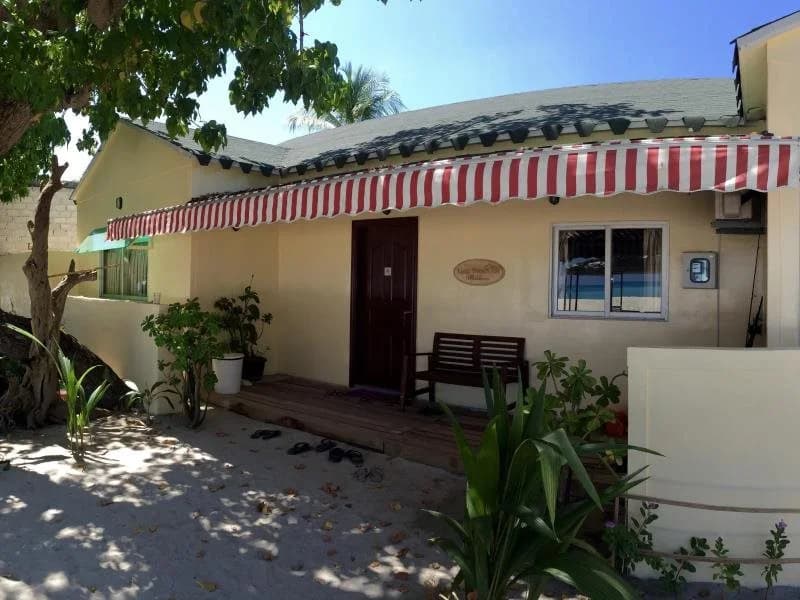 Luau Beach Inn - photo 1