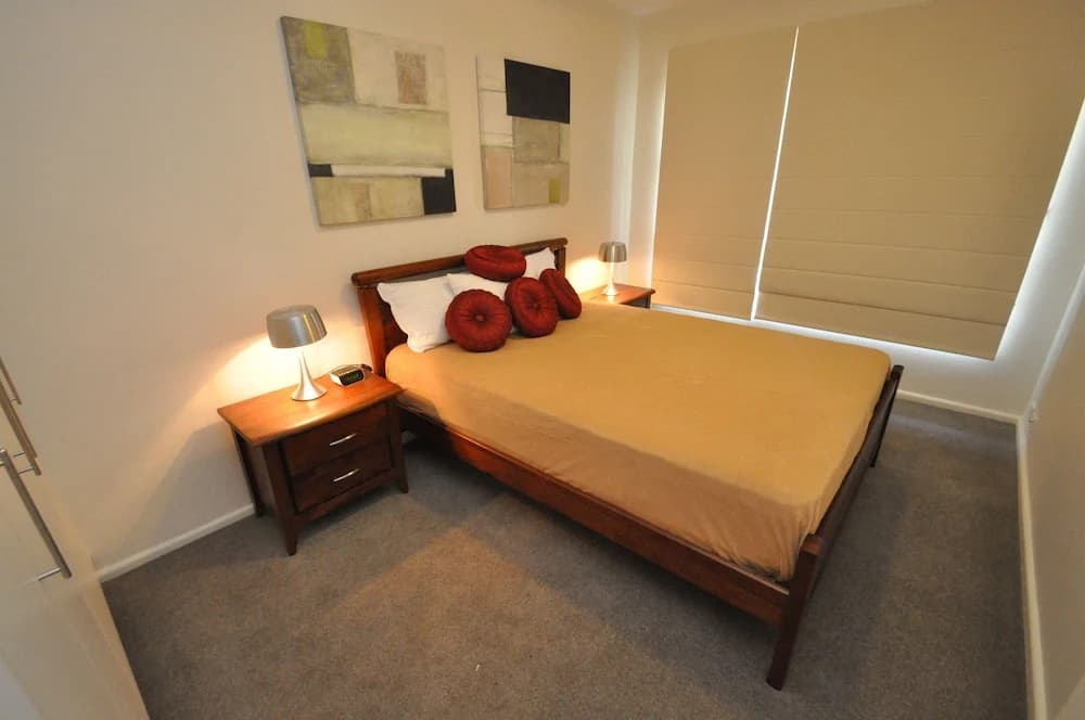 Neutral Bay 63 Ben Furnished Apartment - photo 1