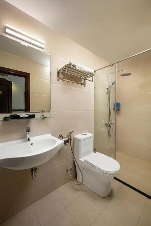 CBon Hotel Do Quang - photo 9