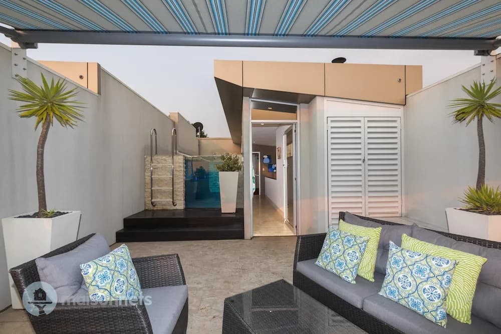 3BR Sydney Harbourside Home/Rooftop Pool & Parking - photo 3