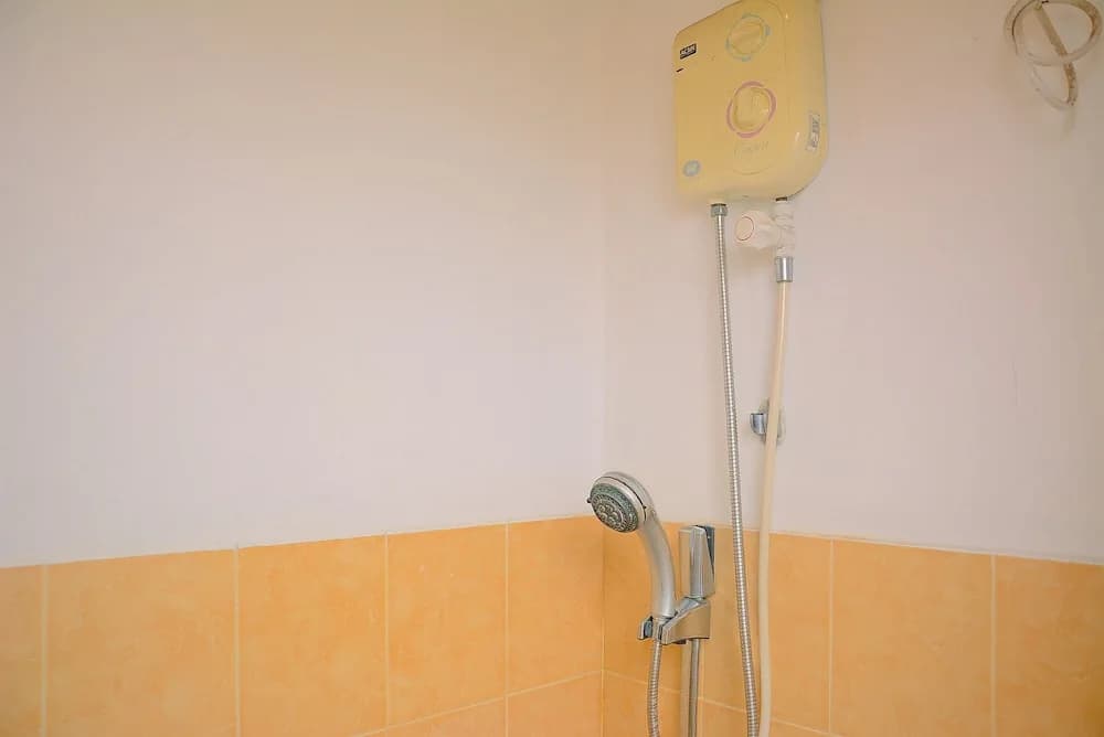 Comfort 1BR with Study Room Menteng Square Apartment - photo 6