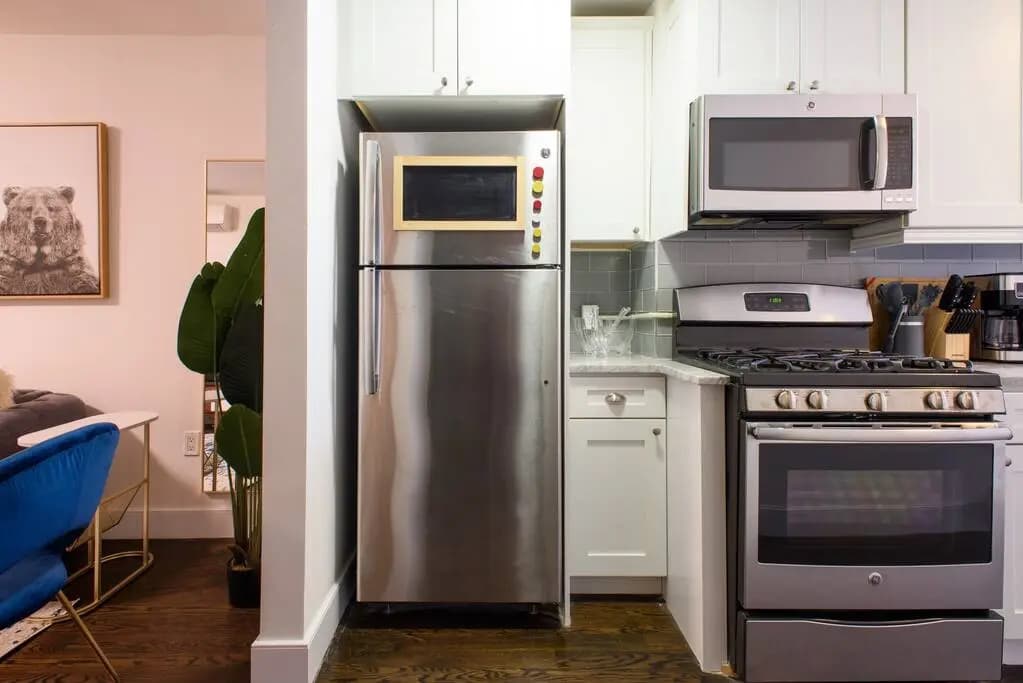 39-3 Newly Renovated 3 BR Prime Midtown Sleeps 6 - photo 17