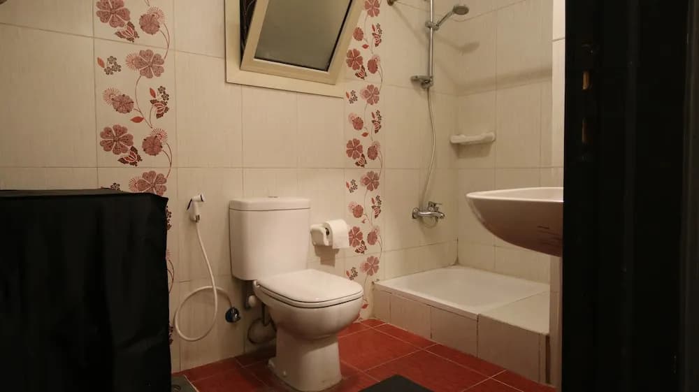 Lovely and Nice 4-bed Apartment in Near Ring Road - photo 8