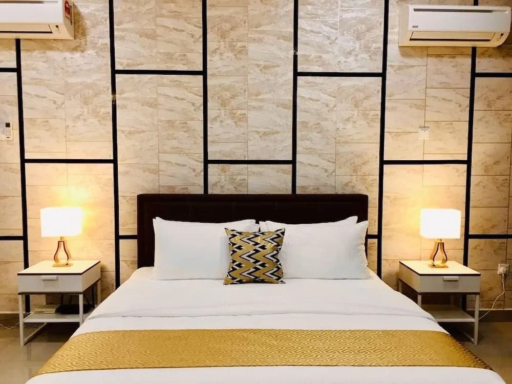 Palazio Mount Austin by Homefort Suites - photo 3