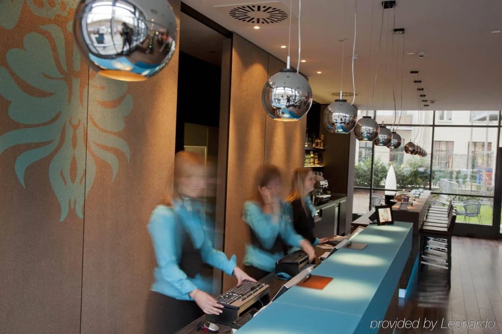 Motel One Berlin-Hackescher Markt - photo 18