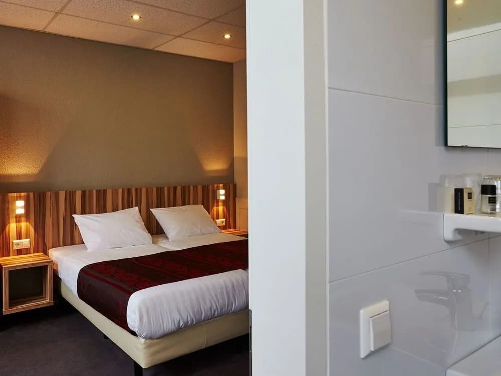 Asterisk Hotel - photo 2