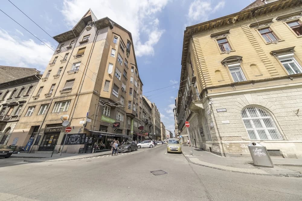 Lovage Apartment - main photo
