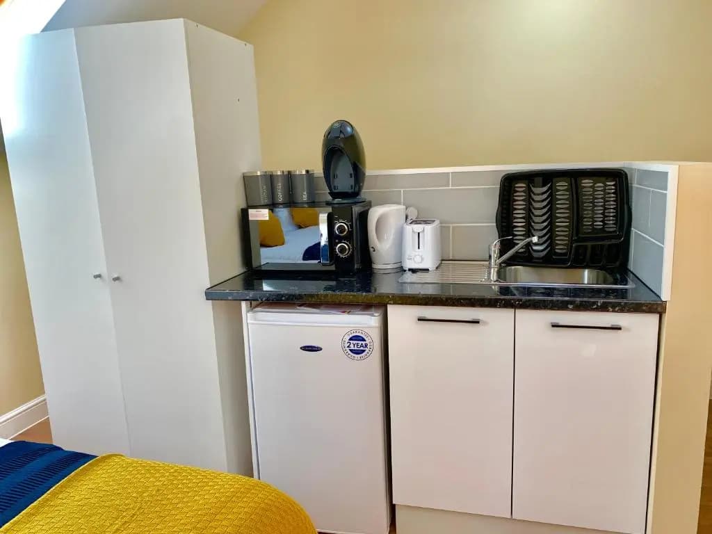 1 Bed Apartment,Recep,Kitchen,Bath - main photo