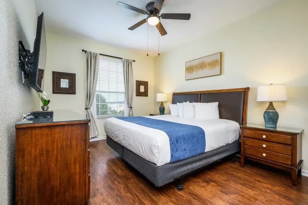 Beautiful Modern Condo, Near the Parks! 3021 - photo 6