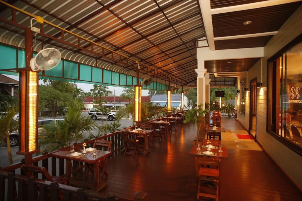 Boonsiam Hotel - photo 19