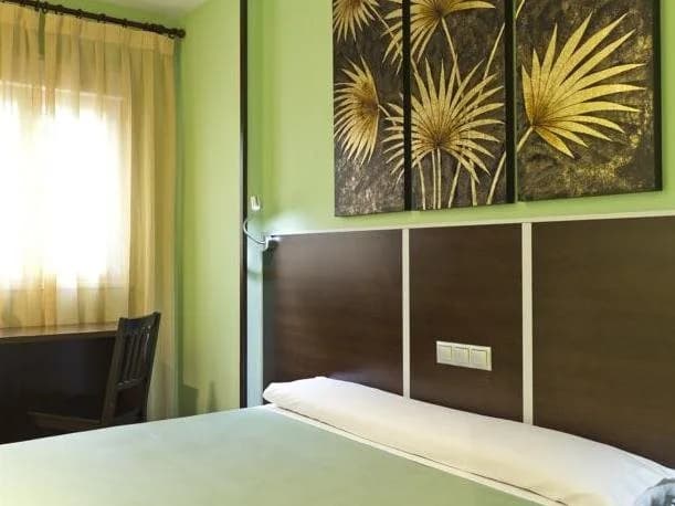 Hostal Avenida Barajas - photo 6