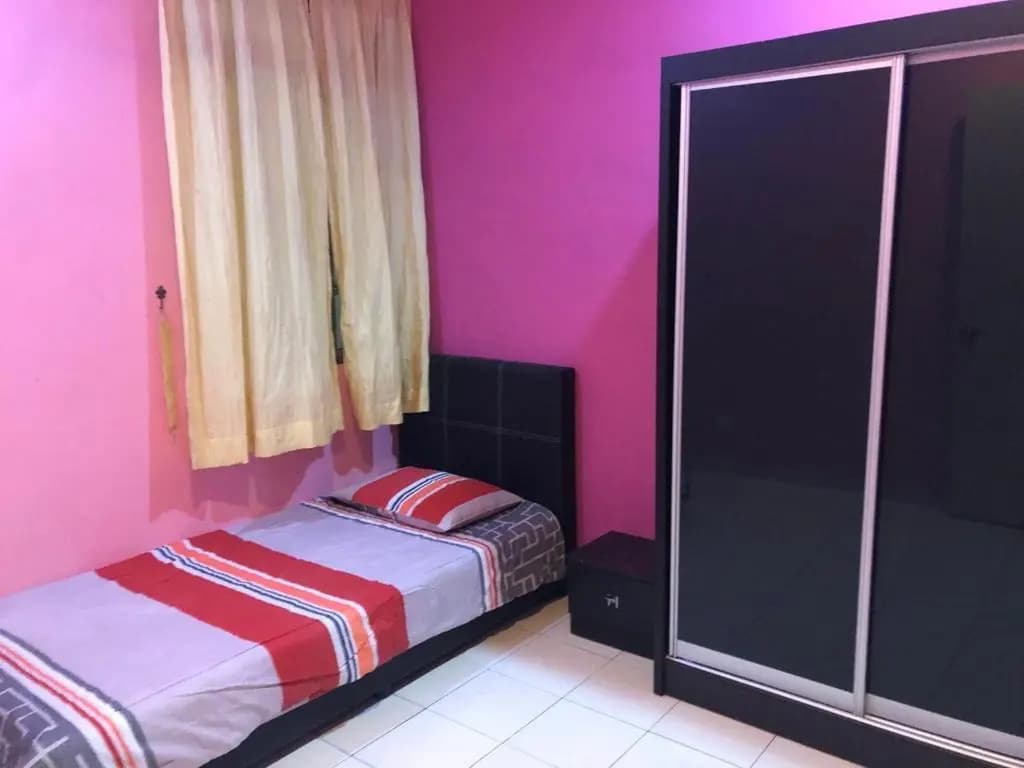 Rosalinda Homestay at Senawang - photo 4