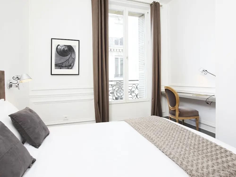 Luxury 3BDR Le Louvre I by Livinparis - photo 4