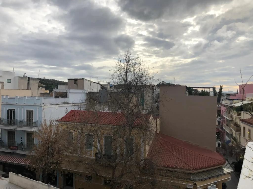Cozy studio apartment in the heart of Athens - photo 1