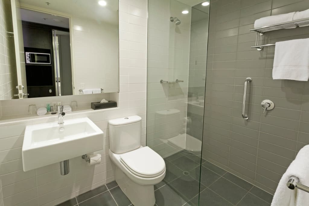 Causeway 353 Hotel - photo 14