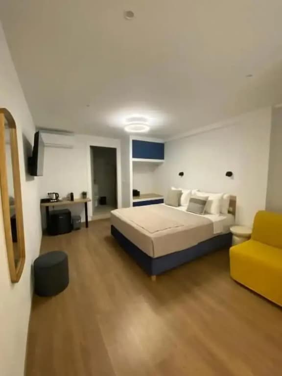 Living Yard Acropolis Apartments - photo 9