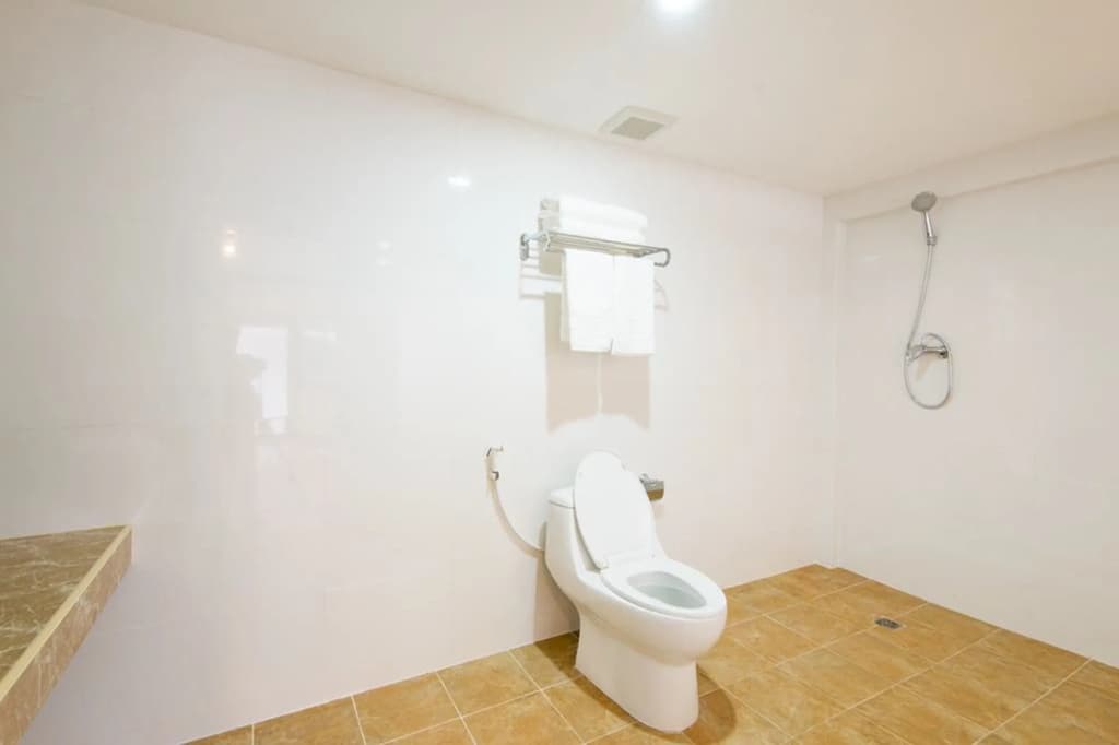 The President Hotel at Chokchai 4 - photo 12