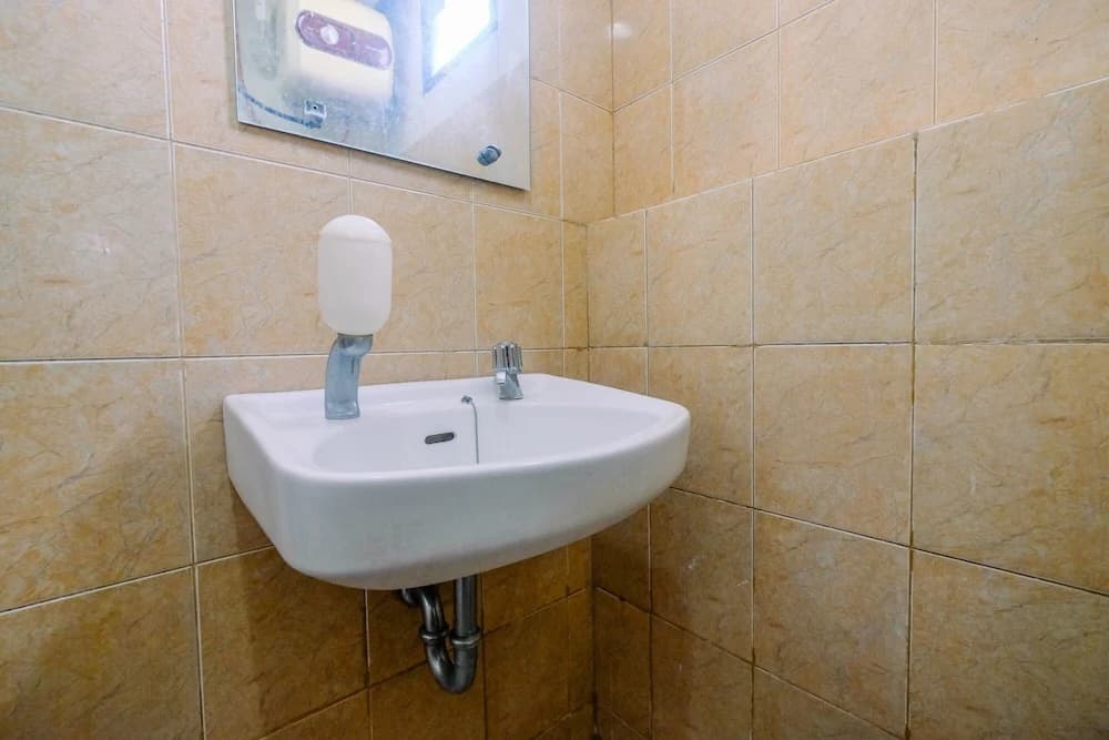 Wonderful Studio at Kebagusan City Apartment - photo 7